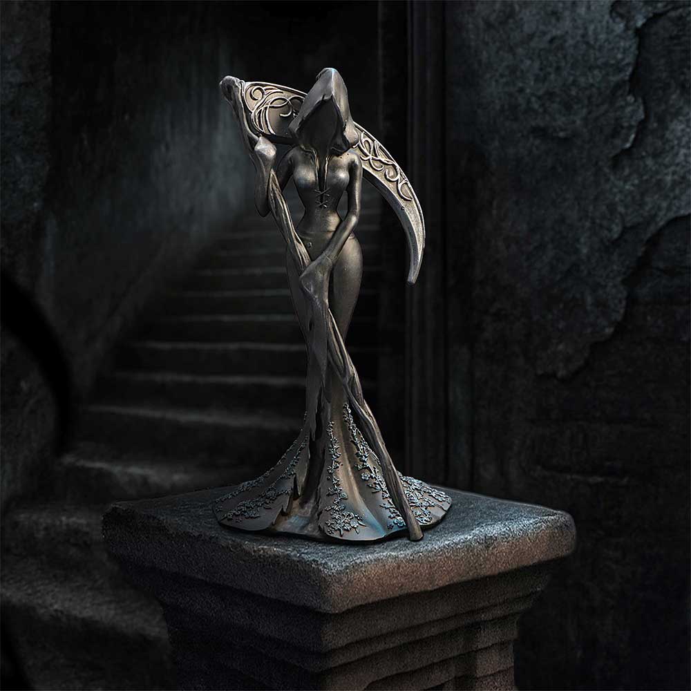 Femme Fatale Reaper Figurine 20cm