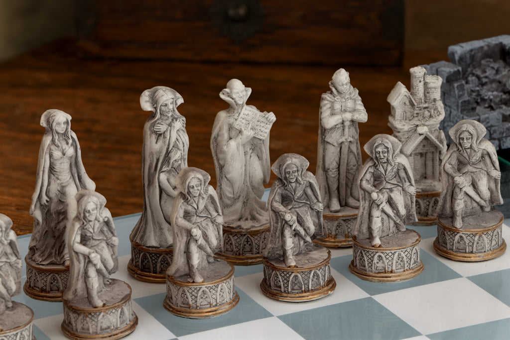 Vampire & Werewolf Chess Set – 43cm