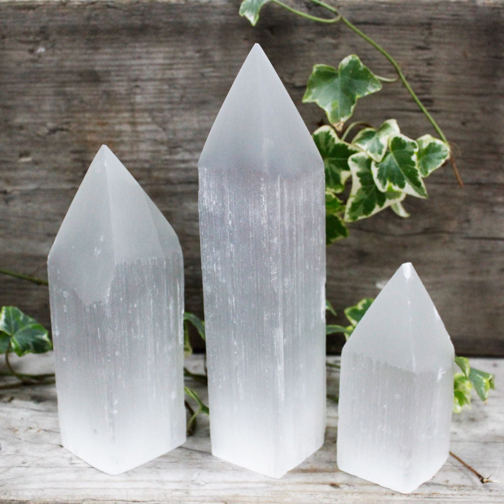 Selenite Pencil Point Tower 20 cm
