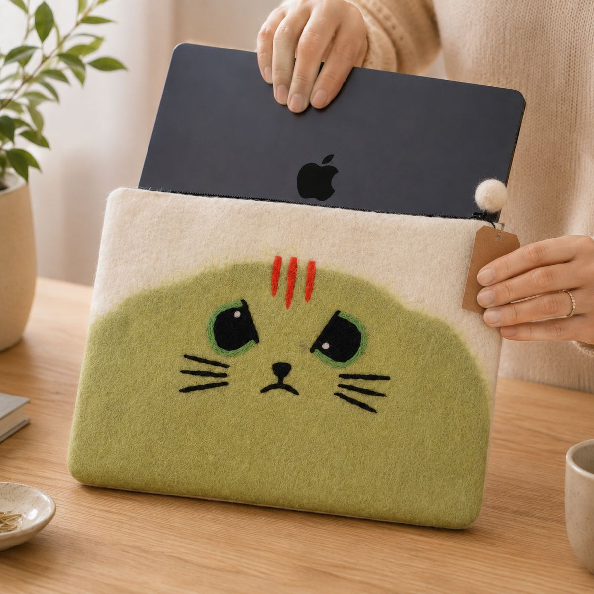 Grumpy Cat Felt Laptop Pouch (up to 14")