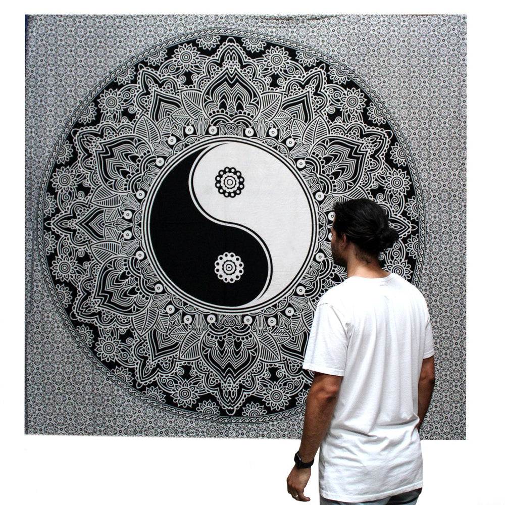 Ying Yang Black & White Double Cotton Bedspread Wall Hanging